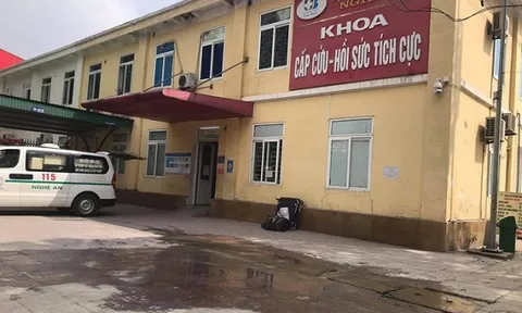 Nghệ An: Nổ bình oxy trong xe cấp cứu, một người bị thương nặng