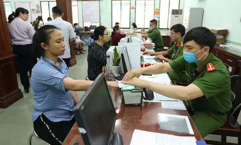 Bộ Công an yêu cầu dừng cấp chứng minh thư 9 số, căn cước công dân mã vạch