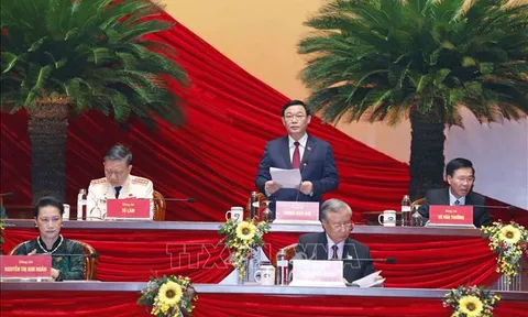 Tiếp tục thảo luận các văn kiện Đại hội trong phiên làm việc sáng 28/1