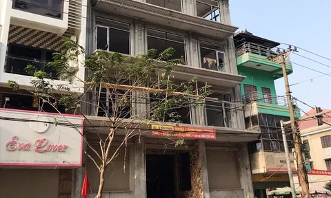 Ninh Bình: Nam công nhân rơi từ tầng cao xuống đất tử vong