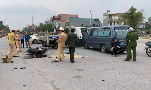 Xe máy va chạm với ô tô, nam thanh niên tử vong tại chỗ
