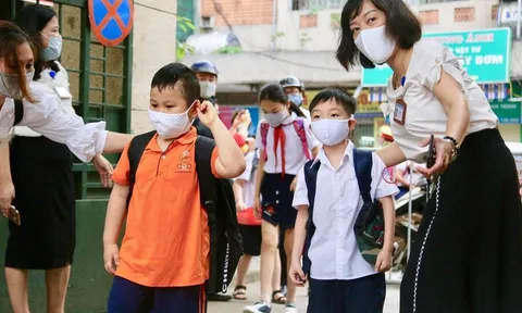 Hơn 50 tỉnh, thành phố quyết định cho học sinh đi học trở lại