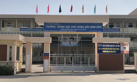 Nhóm côn đồ xông vào trường bắt học sinh đến nơi vắng đánh đập dã man