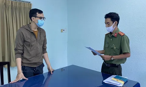 Đề nghị truy tố nam tiếp viên hàng không Vietnam Airlines làm lây lan dịch bệnh
