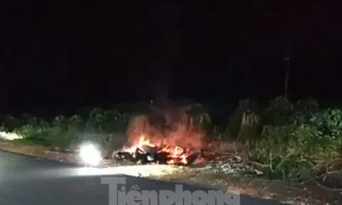 Bình Dương: Phát hiện thi thể người đàn ông cháy đen bên đường
