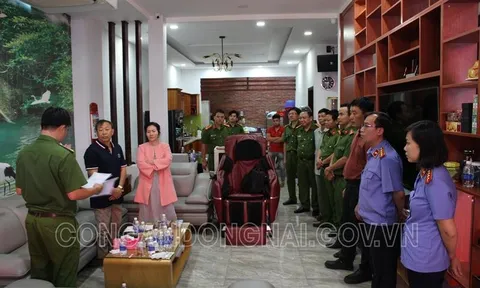 Bắt cặp vợ chồng buôn 500.000 lít xăng nhập lậu, xăng giả mỗi ngày