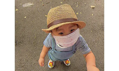 Hòa Minzy lên tiếng giải thích về lý do không để lộ ngoại hình con trai