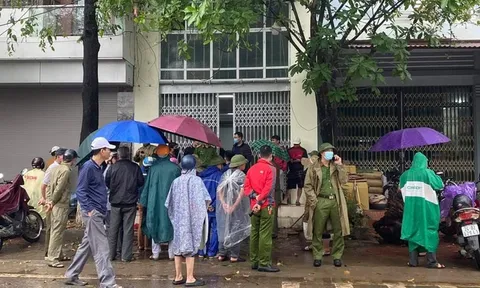 Phát hiện thi thể đôi vợ chồng đang phân hủy trong căn nhà khóa trái cửa