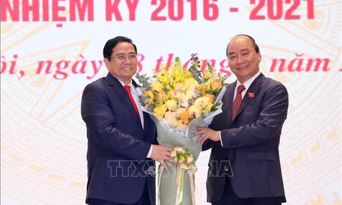 Chủ tịch nước Nguyễn Xuân Phúc, Thủ tướng Chính phủ Phạm Minh Chính dự Lễ bàn giao công việc của Thủ tướng Chính phủ