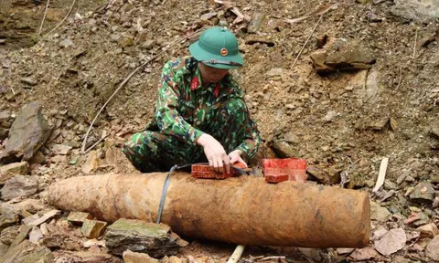 Nghệ An: Phát hiện quả bom nặng 115 kg khi đào móng nhà
