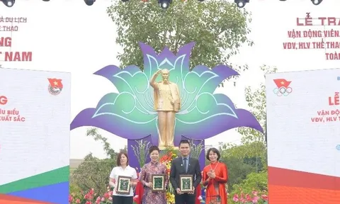 Herbalife Việt Nam đồng hành cùng Tổng Cục Thể Dục Thể Thao vinh danh VĐV, HLV tiêu biểu 2020 và tổ chức Ngày chạy Olympic vì sức khỏe toàn dân