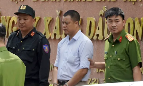 Ông Lương Đình Tiến, Giám đốc Công ty Xăng dầu Long An bị bắt