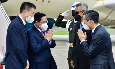 Thủ tướng Phạm Minh Chính tới Indonesia, bắt đầu chuyến công tác nước ngoài đầu tiên
