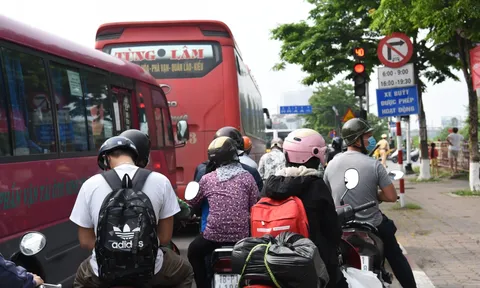 Chủ tịch Hà Nội ra công điện, yêu cầu người dân trở lại sau nghỉ lễ bắt buộc phải khai báo y tế