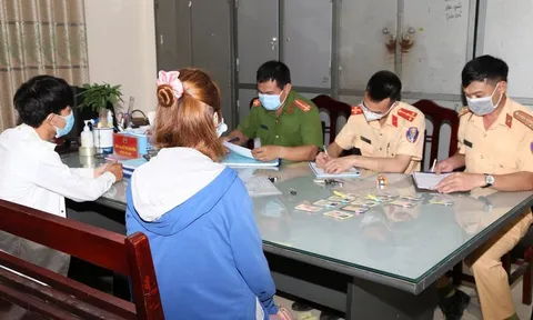 Hà Nam: Xử phạt 16 người không đeo khẩu trang, tụ tập ăn uống