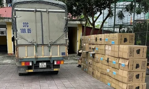 Bắt giữ xe tải chở 122.500 khẩu trang không rõ xuất xứ ở Hà Tĩnh