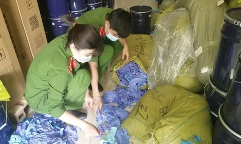 Hà Nội: Phát hiện gần 3 tấn găng tay y tế không rõ nguồn gốc