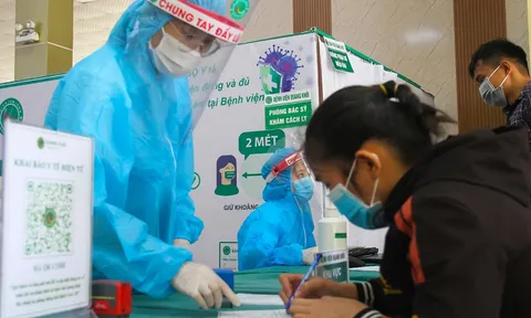 Nữ nhân viên y tế bị phạt 10 triệu đồng vì nói 'về quê một ngày không cần khai báo'