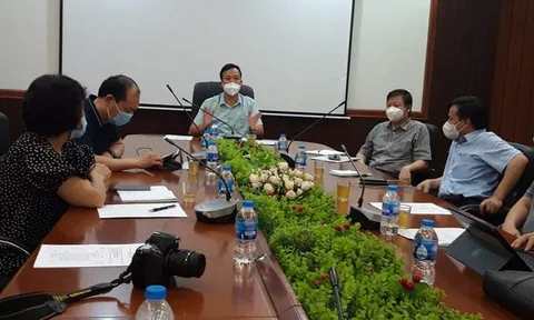 Bắc Giang họp khẩn trong đêm để triển khai test nhanh tại 3 điểm nóng