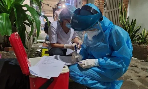 Phát hiện chùm lây nhiễm COVID-19 ở TP.HCM, có 25 người dương tính với SARS-CoV-2