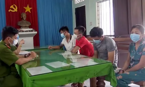 Bắt nhóm đòi nợ 'giam lỏng' cô gái trong nhà nghỉ