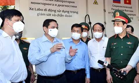 Thủ tướng vào tâm dịch Bắc Giang, kiểm tra, động viên lực lượng tuyến đầu