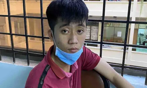 Bắt đối tượng đặt camera quay lén ở khách sạn, rồi dùng clip 'nóng' để tống tiền