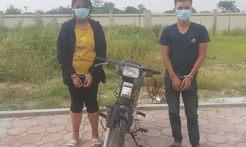 Hà Nội: Thiếu nữ 16 tuổi cùng bạn trai vật ngã tài xế xe ôm, cướp xe máy