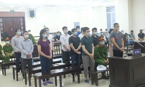 Phó Tổng Giám đốc Nhật Cường cùng nhiều nhân viên kháng cáo
