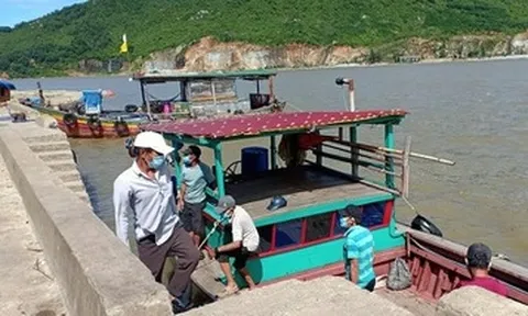 Nhóm ngư dân thuê thuyền trốn khỏi vùng cách ly bị xử phạt 30 triệu đồng