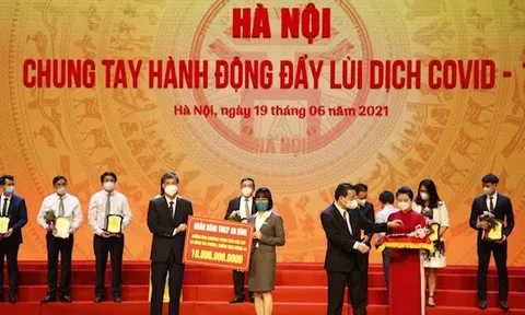 Geleximco và ABBANK trao 20 tỷ đồng đóng góp cho Quỹ vaccine phòng Covid-19