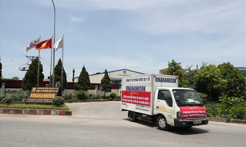 T&T Group 'tiếp sức' 500.000 bộ bơm tiêm vắc-xin COVID-19 cho TPHCM