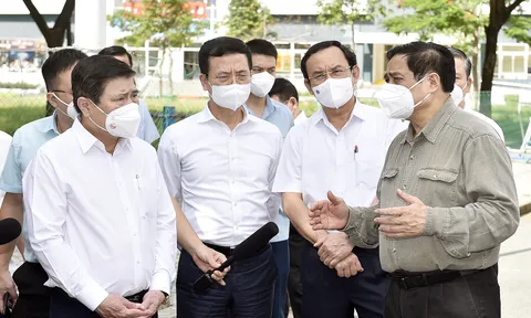 Thủ tướng động viên, kiểm tra công tác chống dịch, hoạt động sản xuất kinh doanh tại tâm dịch TPHCM