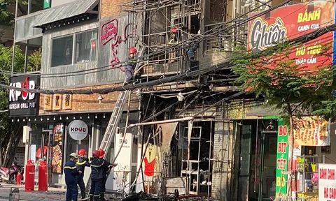 Cháy căn nhà 3 tầng ở TP.HCM, nhiều tài sản bị thiêu rụi