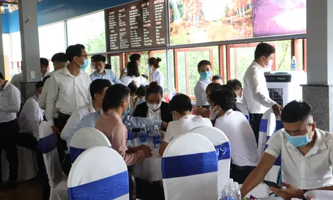 Hơn 100 người bị xử phạt vì tổ chức sự kiện 'chui' bất chấp lệnh cấm