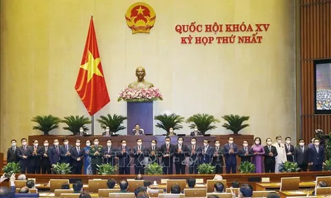 Phê chuẩn bổ nhiệm chức vụ 18 Bộ trưởng và 4 thành viên khác của Chính phủ