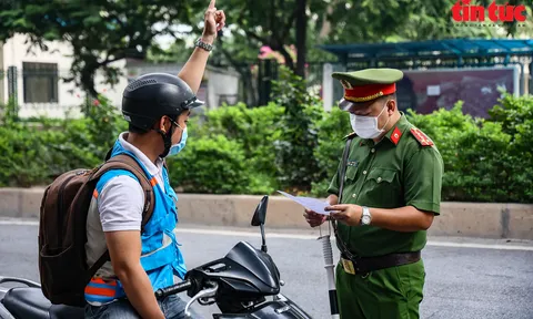 Hà Nội hoả tốc giảm các quy định xung quanh giấy đi đường