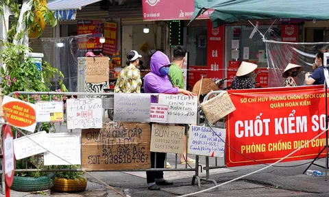 Hà Nội tạm dừng hoạt động kinh doanh 'chợ nhà giàu' Hàng Bè ở phố cổ
