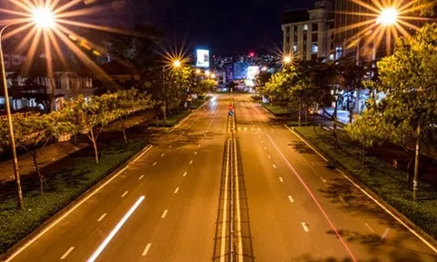 TPHCM chỉ thị thực hiện triệt để, nghiêm ngặt, quyết liệt, hiệu quả giãn cách xã hội và phòng, chống COVID-19