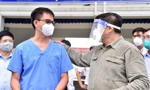Thủ tướng Phạm Minh Chính kiểm tra, chỉ đạo, động viên công tác chống dịch tại Bình Dương