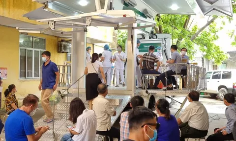 Hải Phòng tiêm vaccine phòng COVID-19 bằng xe ô tô chuyên dụng lưu động