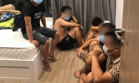 Bắt quả tang 8 thanh niên nam, nữ tụ tập 'bay lắc' trong căn hộ cao cấp