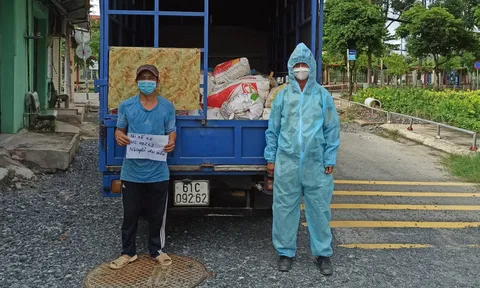 Phát hiện xe tải chở 1,5 tấn gà chết từ Tây Ninh vào TP.HCM tiêu thụ