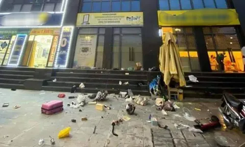 Mâu thuẫn gia đình, chồng thẳng tay ném đồ đạc của vợ từ tầng 25 xuống đất