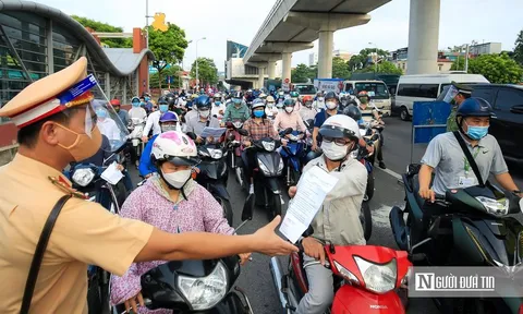 Hà Nội tiếp tục sử dụng giấy đi đường cũ