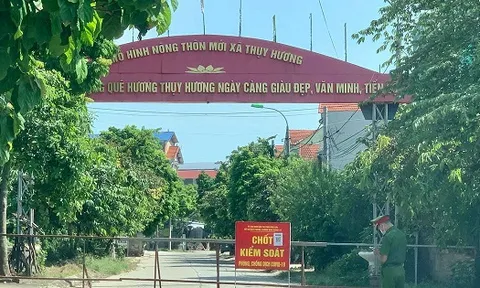 Người bán rau mắc COVID-19, Hà Nội cách ly 14 ngày một xã hơn 9.300 người