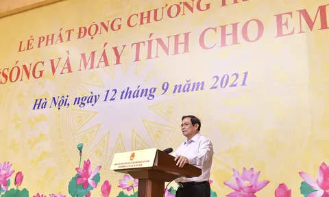 Thủ tướng Phạm Minh Chính kêu gọi chung tay, góp sức hỗ trợ 'sóng và máy tính' cho hàng triệu học sinh, sinh viên