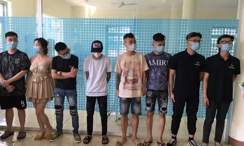 Bắt giữ 27 người tụ tập hít bóng cười tại quán cà phê ở Phú Thọ