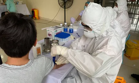 Trưa 13/9, Hà Nội ghi nhận thêm 15 ca mắc COVID-19