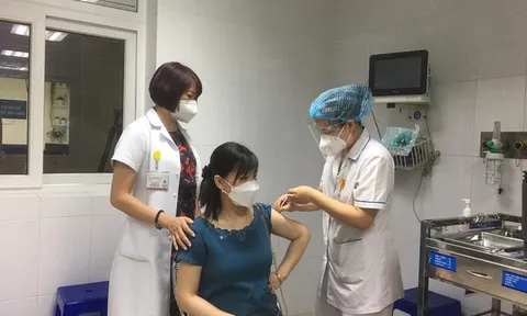 Thai phụ bị sốt sau tiêm vắc-xin Covid-19 có nên dùng thuốc?